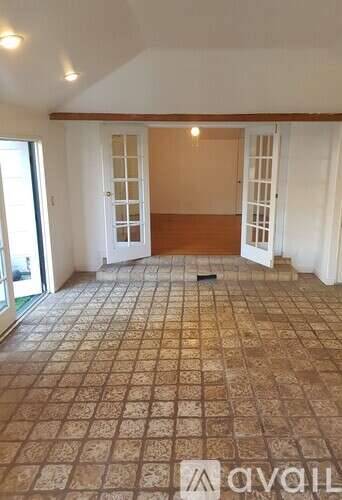 Main picture of 219 Winchester Ave
