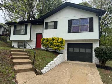 Main picture of 2555 Janice Cir NE