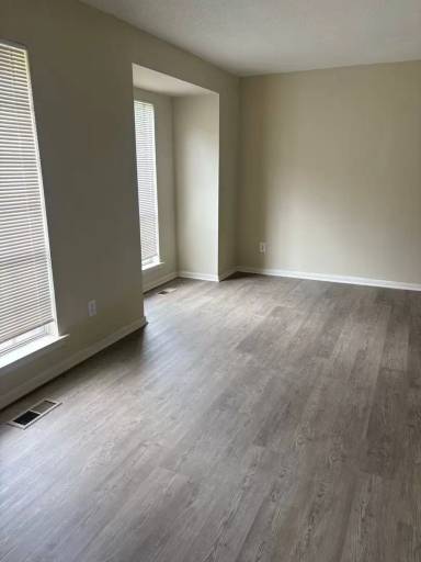 Main picture of 2700 6th St NE
