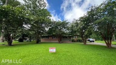 Main picture of 2501 Katherine Dr