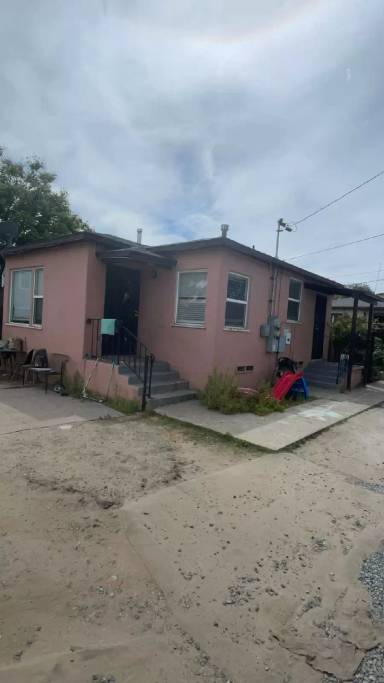 Main picture of 303 S 33rd St