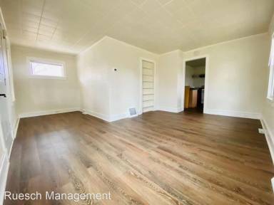 Main picture of 421 Rock Pl