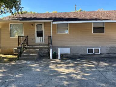 Main picture of 4937 N River Rd