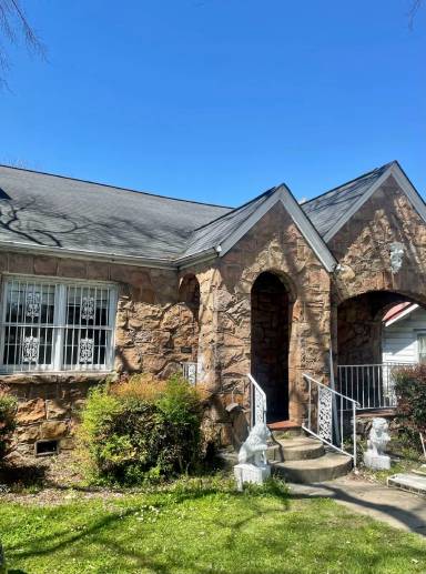 Main picture of 1006 Overton Ave