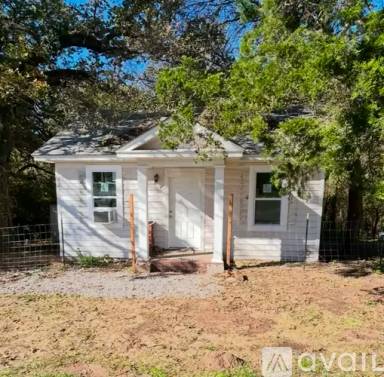 Main picture of 718 S Kickapoo Ave