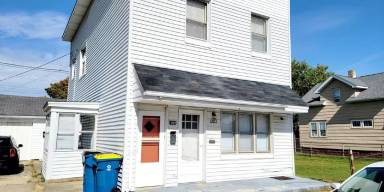 Main picture of 1202 W 7th St
