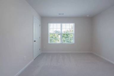 Main picture of 1882 Autumn Mist Dr