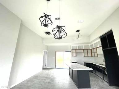 Main picture of 2302 San Pascual St