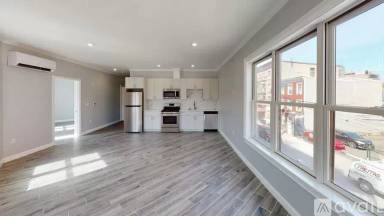 Main picture of 680 Grand St
