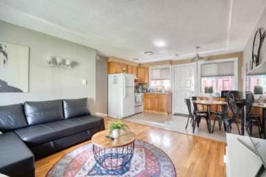 Main picture of 4122 SE 65th Ave