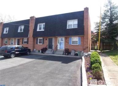 Main picture of 1814 W 16th St