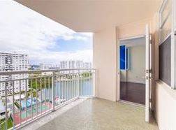 Main picture of 18071 Biscayne Blvd