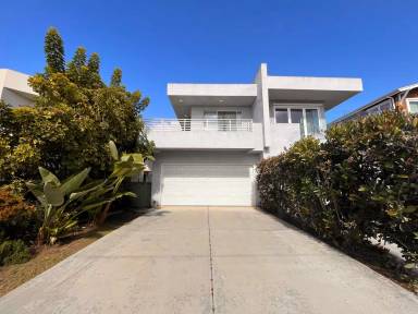 Main picture of 2340 Manchester Ave