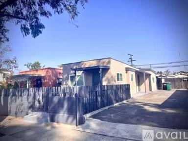 Main picture of 4328 Poplar St