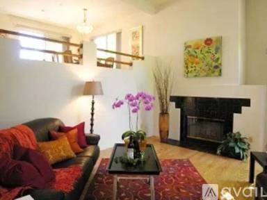 Main picture of 214 Commons Ln
