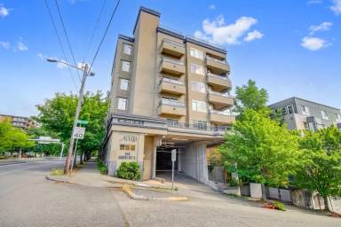 Main picture of 900 Aurora Ave N