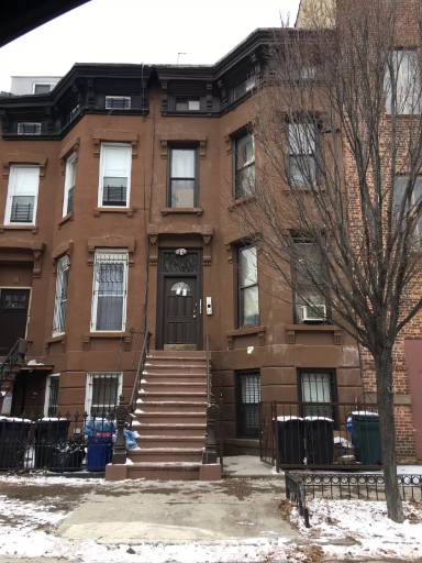 Main picture of 313 Van Buren St