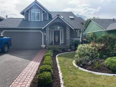 Main picture of 5613 Mount Rainier St SE