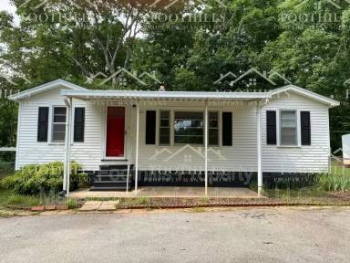 Main picture of 210 Peartree Ln