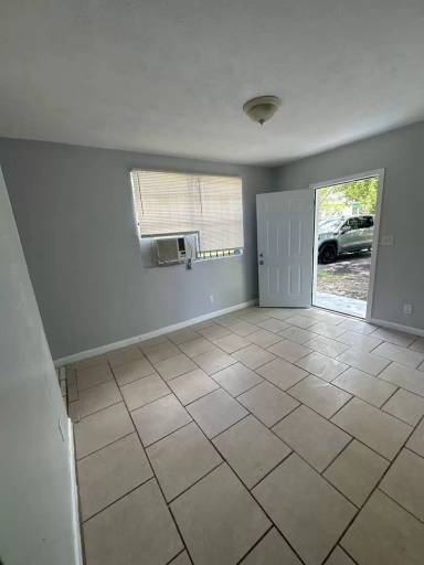 Main picture of 1614 W 3rd St