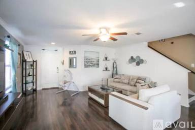Main picture of 11212 Drumellan St