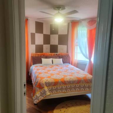 Main picture of 427 Reynolds St