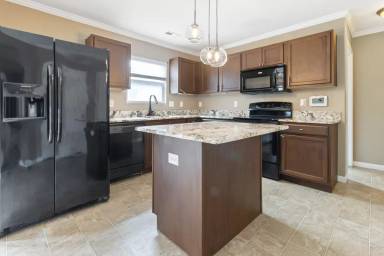 Main picture of 412 Ganyard Farm Way