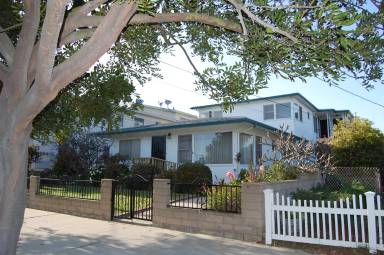 Main picture of 618 W 39th St