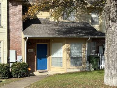 Main picture of 3944 Brandon Park Dr