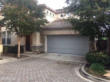 Main picture of 1974 Wayne Cir