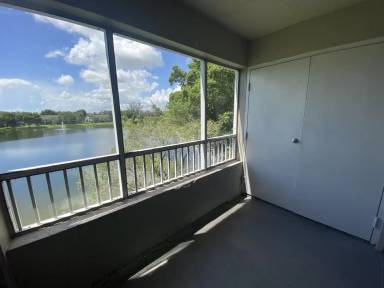 Main picture of 2820 N Oakland Forest Dr
