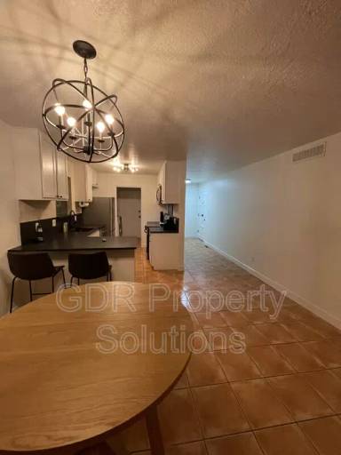 Main picture of 520 Ortiz Dr NE