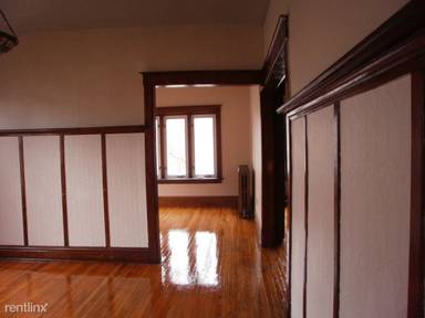 Main picture of 2438 New St
