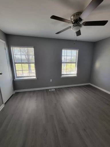 Main picture of Pinewood Apartments