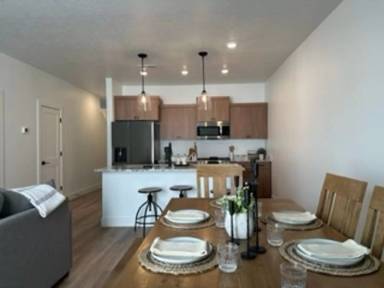 Main picture of 5044 E Woodward Ln