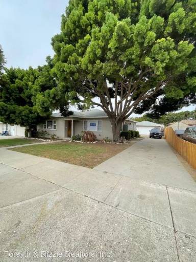 Main picture of 229 Lynn Dr