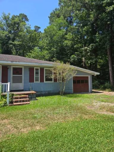 Main picture of 145 Dogwood Dr