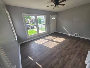 Main picture of 4640 N 51st Blvd