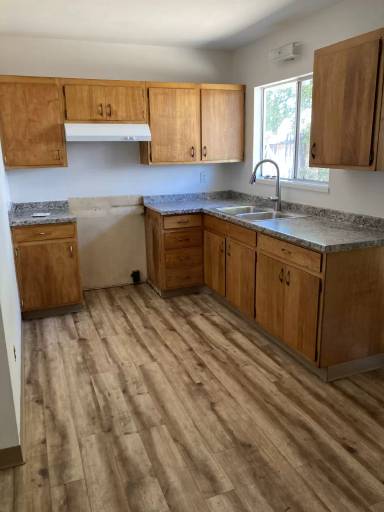 Main picture of 1014 S Oregon St