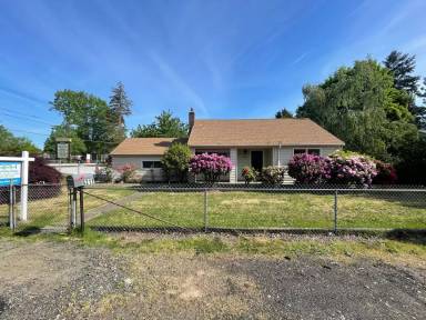 Main picture of 6211 SE Queen Rd