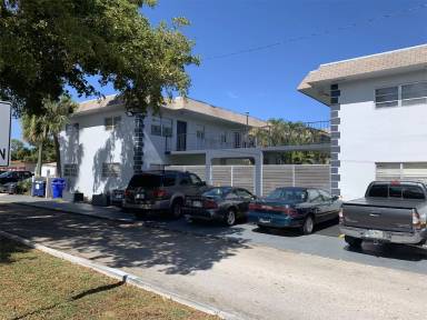 Main picture of 1825 Johnson St