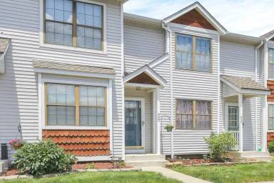 Main picture of 908 Charnwood Ln
