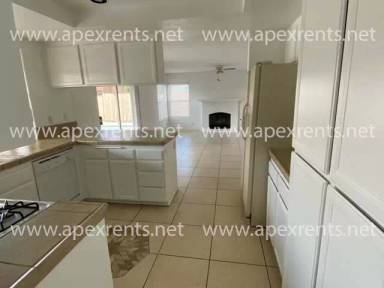 Main picture of 81334 Thistle Way