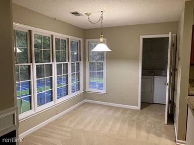 Main picture of 912 Garden Ct