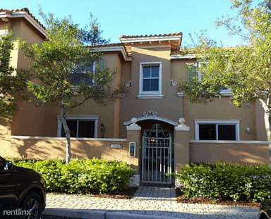 Main picture of 10663 SW 7th St