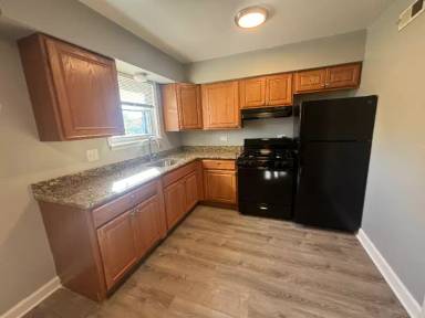 Main picture of 392 Hickory St