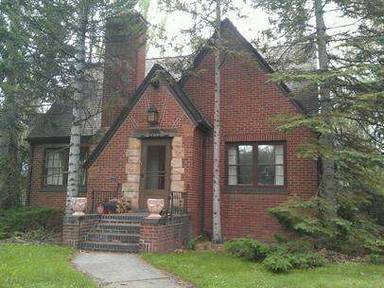 Main picture of 1400 E Grand Ave