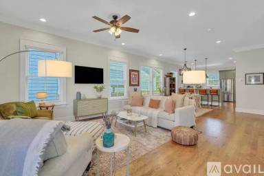 Main picture of 217 W 33rd St