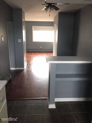 Main picture of 9207 Skokie Blvd
