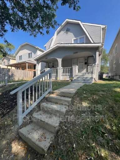 Main picture of 1004 E 16th Ave